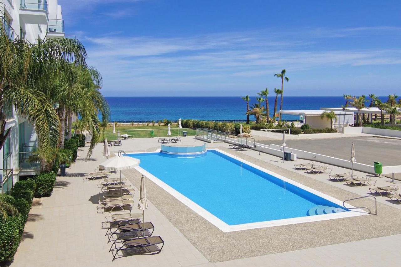 Laila - Coralli Beachfront Apartment 普罗塔拉斯 外观 照片