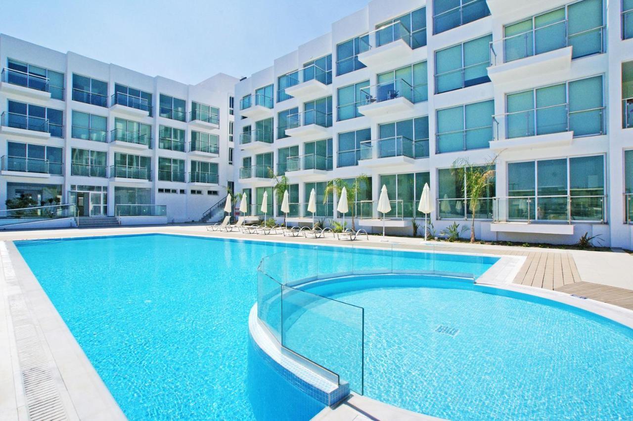 Laila - Coralli Beachfront Apartment 普罗塔拉斯 外观 照片