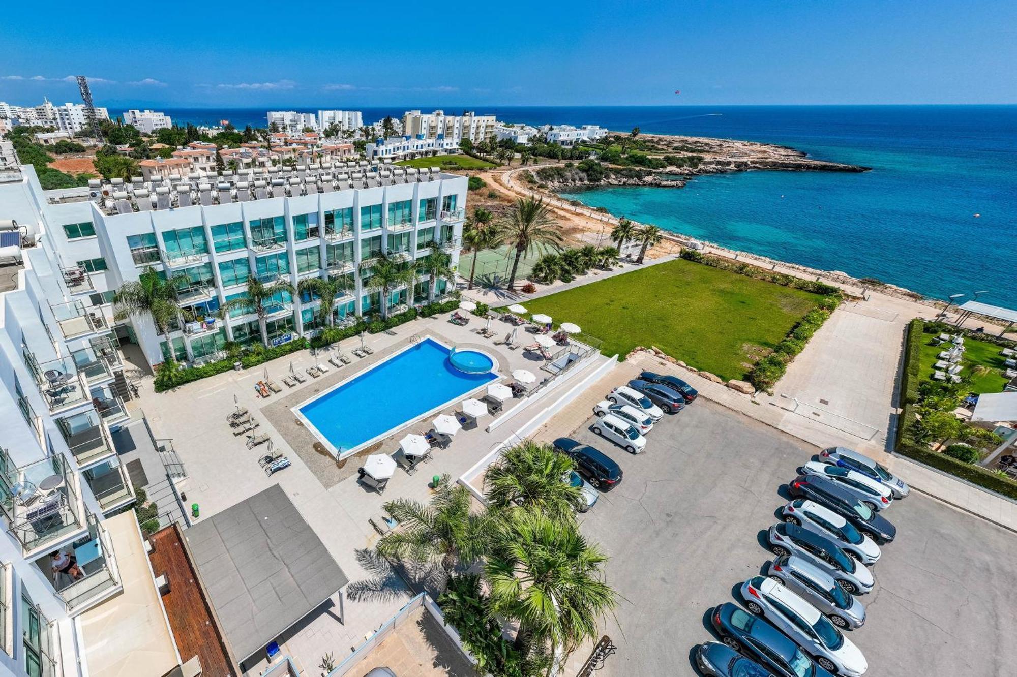 Laila - Coralli Beachfront Apartment 普罗塔拉斯 外观 照片